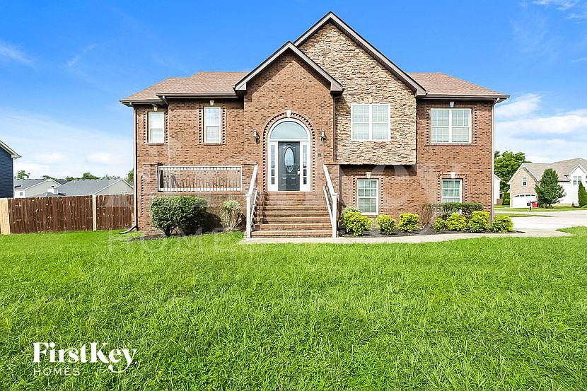 1st image of 698 Ellie Nat Dr