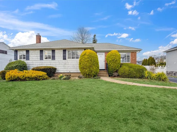 14 London Road, Syosset, NY 11791