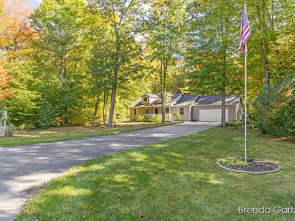 4th image of 9642 Hummingbird Ct