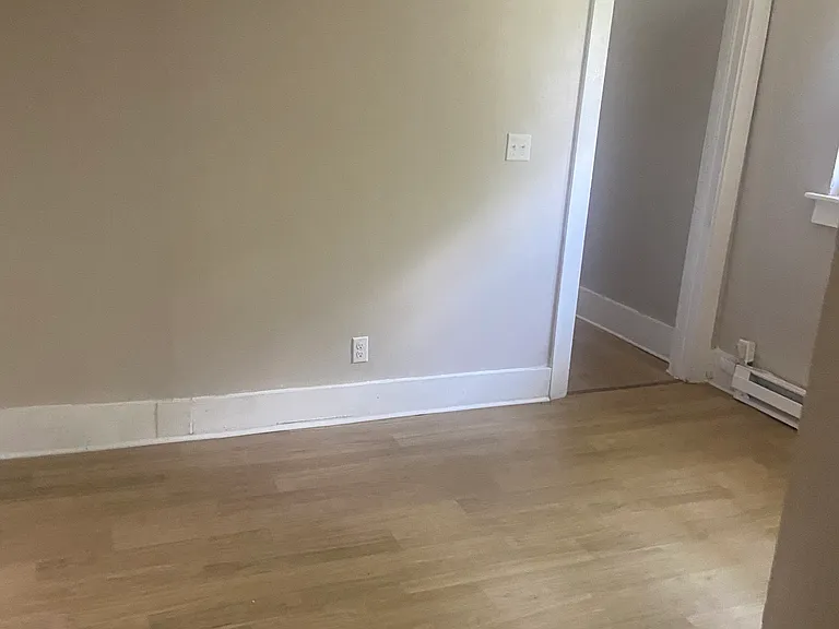 305 Englewood Rd — Photo 11