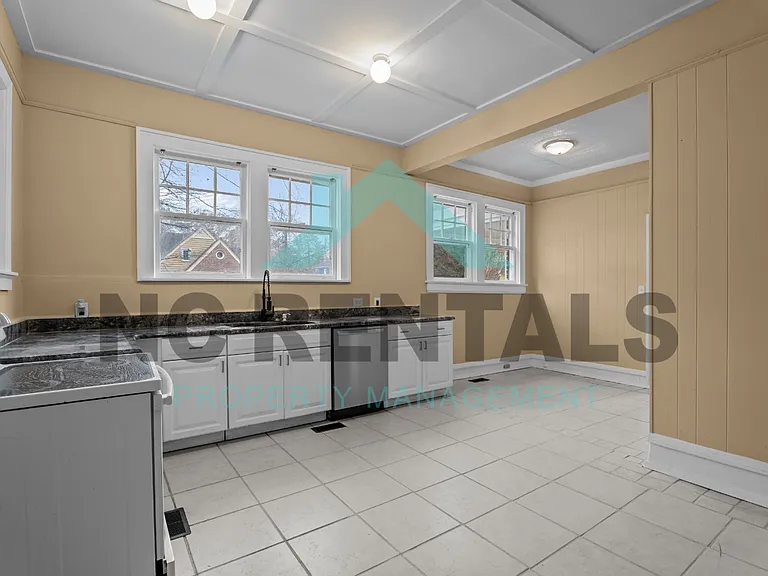 521 Park Pl — Photo 12