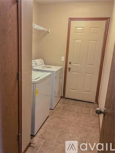 143 Foxglove St — Photo 16