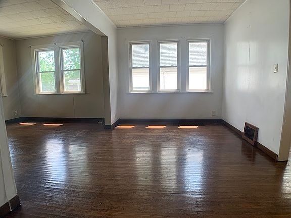 4th image of 1004 E Sciota Ave