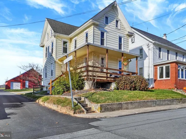 48 High St, Felton, PA 17322