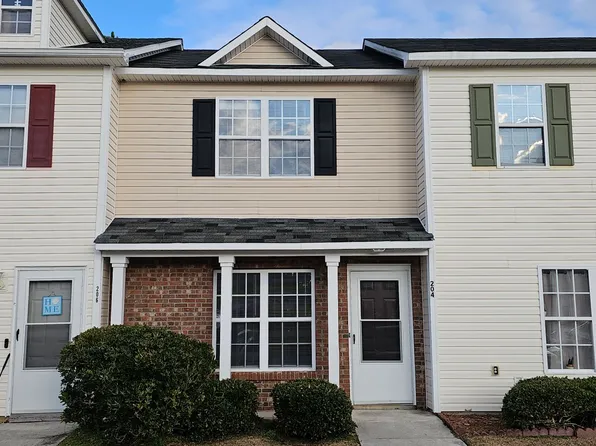 204 Fairwood Ct, Jacksonville, NC 28546