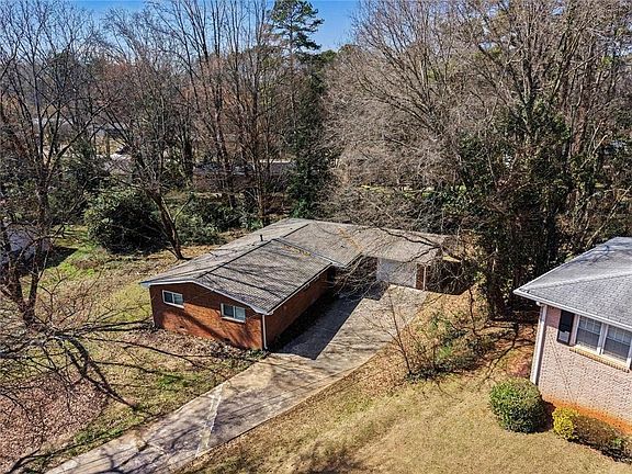 2nd image of 3932 Jane Marie Ln
