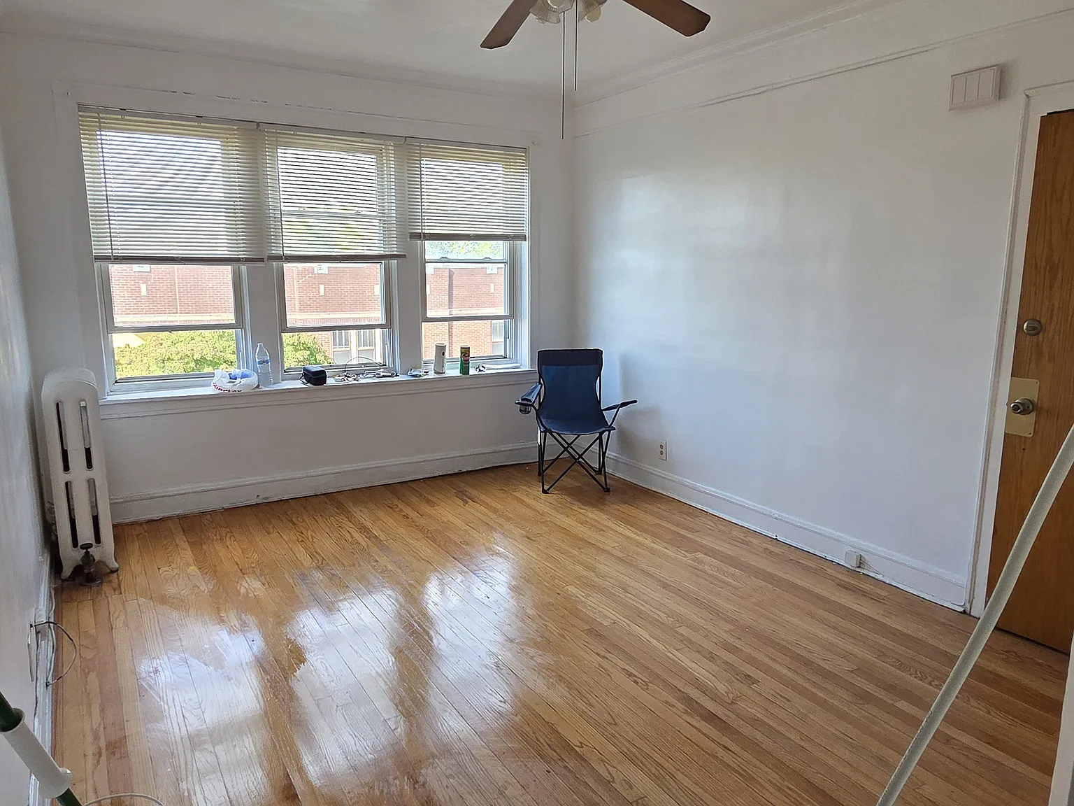 839 W 83rd St — Photo 2
