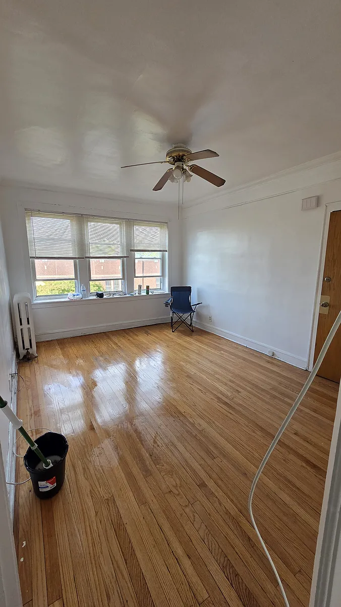 Building Photo - 839 W 83rd St