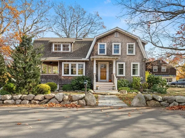 110 Phillips Ave, Rockport, MA 01966