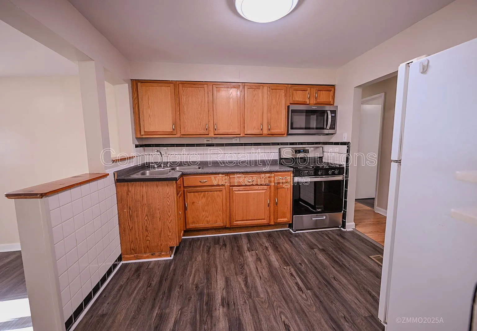 3 bed, 1.0 bath, 912 sqft, $1,375 — Photo 4