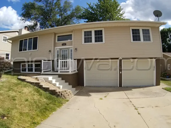 2799 29th Ave, Marion, IA 52302