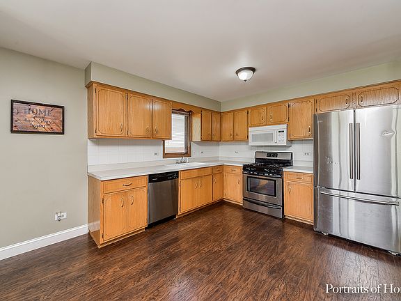 5th image of 14823 Laramie Ave