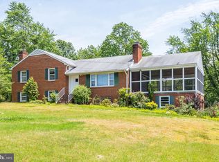 5619 Wharton Ln, Centreville, VA 20120