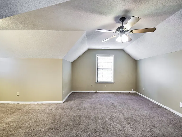 6498 Heatherwood Dr — Photo 13