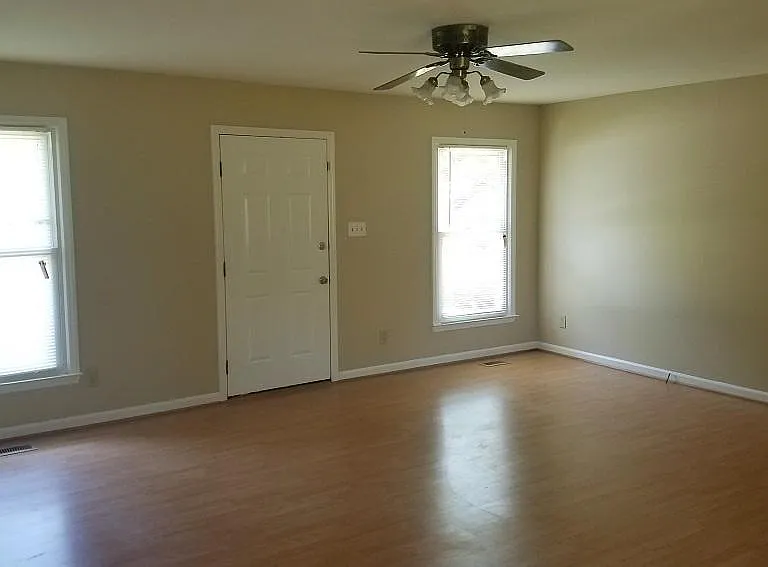 2330 Hillandale Rd — Photo 5