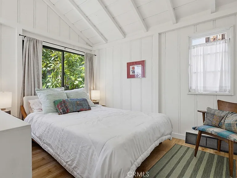 450 Ruby St — Photo 11