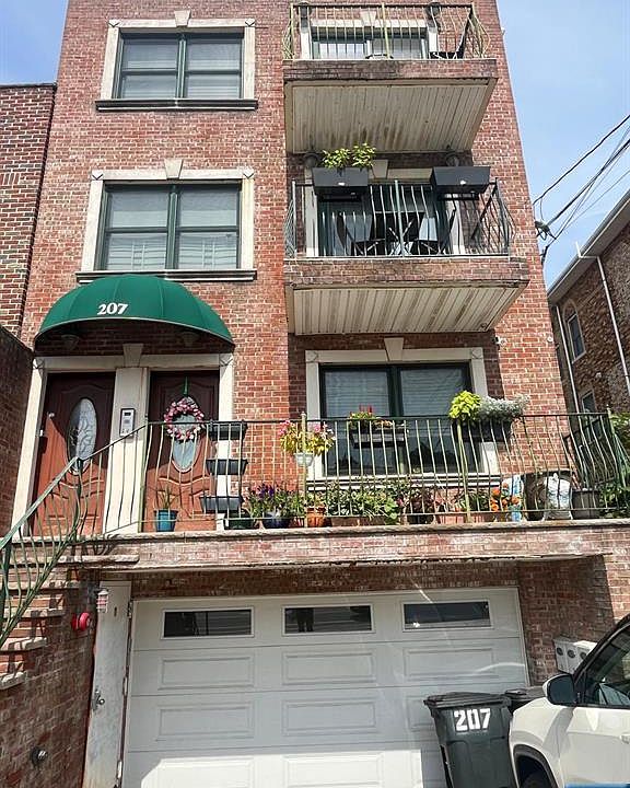 1st image of 207 Palisade Ave #2