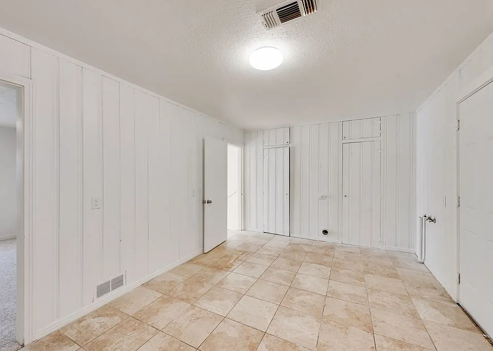 1233 Marion Ave