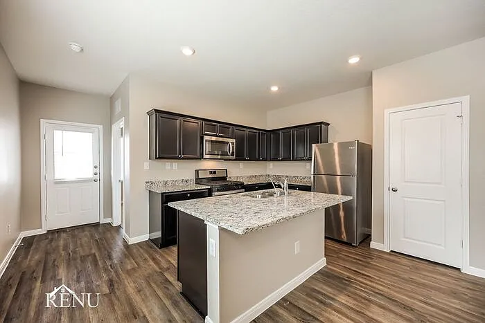 3 bed, 2.0 bath, 1401 sqft, $1,735 — Photo 4