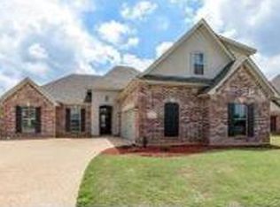 613 Glenshire Dr, Bossier City, LA 71111
