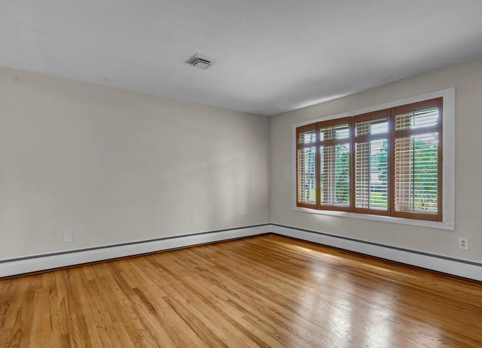 2 bed, 1.5 bath, 1473 sqft, $3,200 — Photo 4