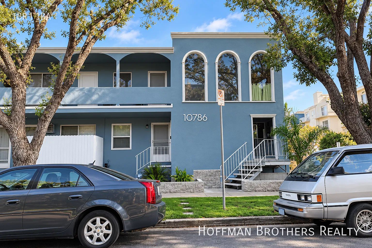 Recently Renovated 1 Bedroom Westside Apartment with Parking, Full Appliance Package & On-Site La... — Photo 3