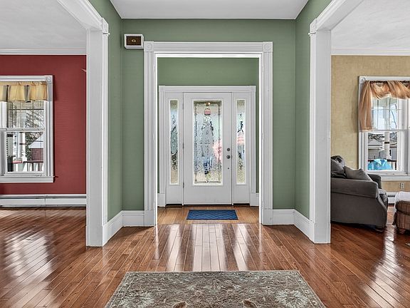 4th image of 24 Fairview St
