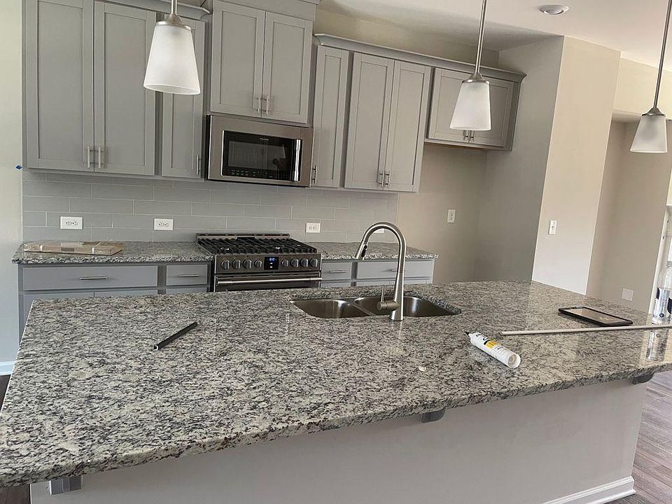 2nd image of 367 Commons Ave