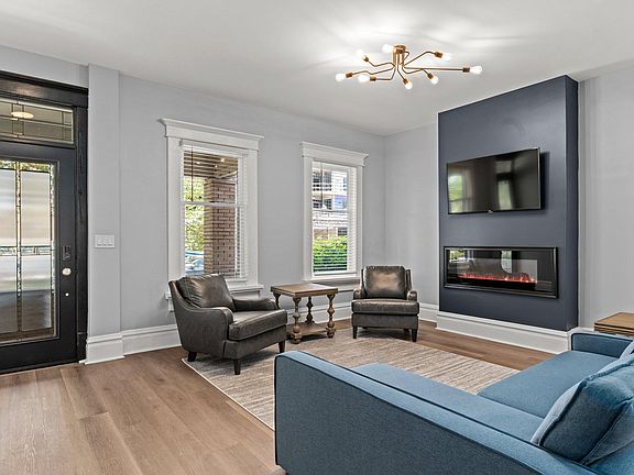 3rd image of 642 Neil Ave
