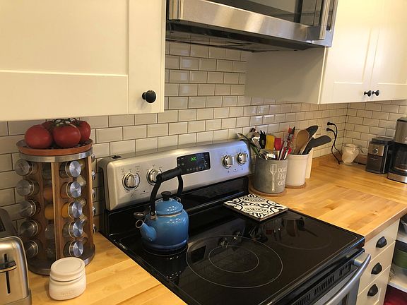 5th image of 2434 S Elizabeth St APT 6