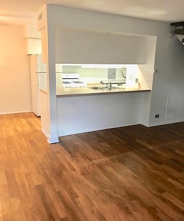 4th image of 1006 Cove Dr #149-B