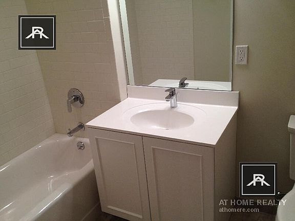 5th image of 323 Hammond Pond Pkwy #301