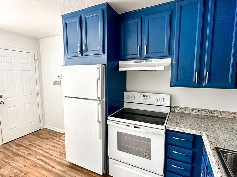 517 N 900 W — Photo 5