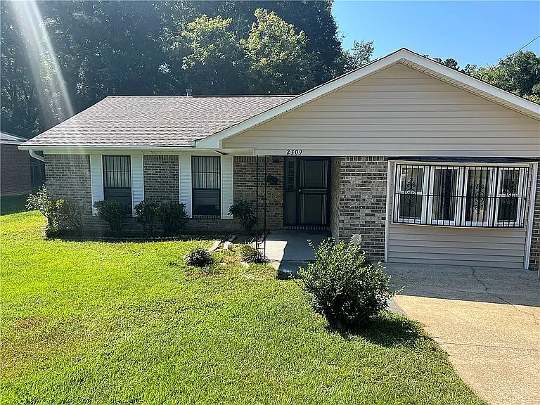 3 bed, 1632 sqft, $725 — Photo 1