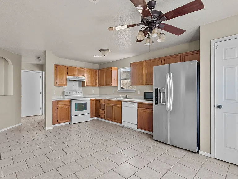 2313 Garrett Dr — Photo 15
