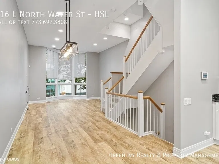 416 E North Water St #HSE — Photo 3