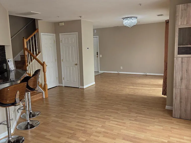 353 Fallsgrove Dr #A-51 — Photo 2