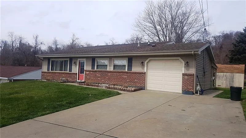 414 Cowan Dr photo 1