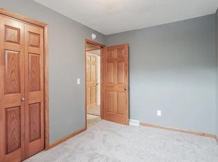 101 Clover Dr, Monaca, PA