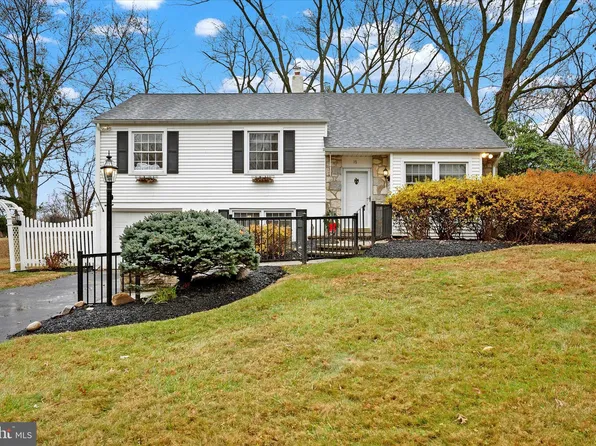 15 Flintlock Ln, Phoenixville, PA 19460