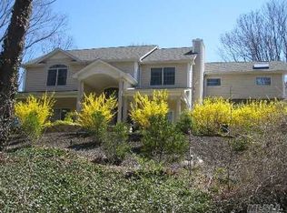 2 Ashland Dr, Huntington, NY 11743