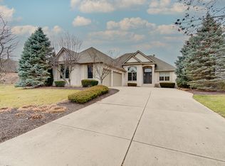 2892 Coventry Ln, Greenwood, IN