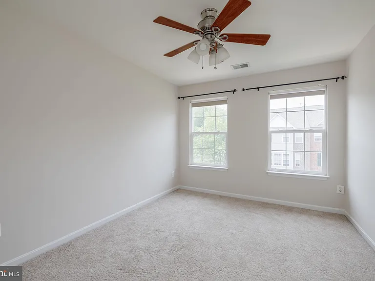 5319 Waldo Dr — Photo 35