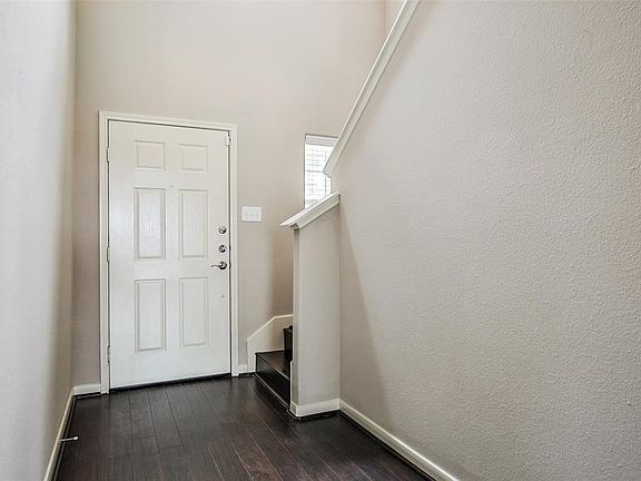 4th image of 4618 Tulip Garden Ct