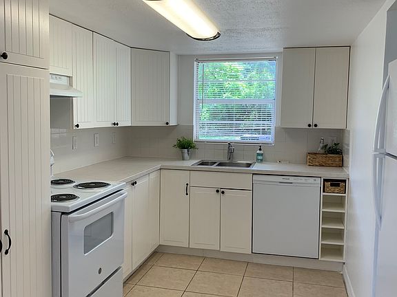 5th image of 9408 N Boulevard St