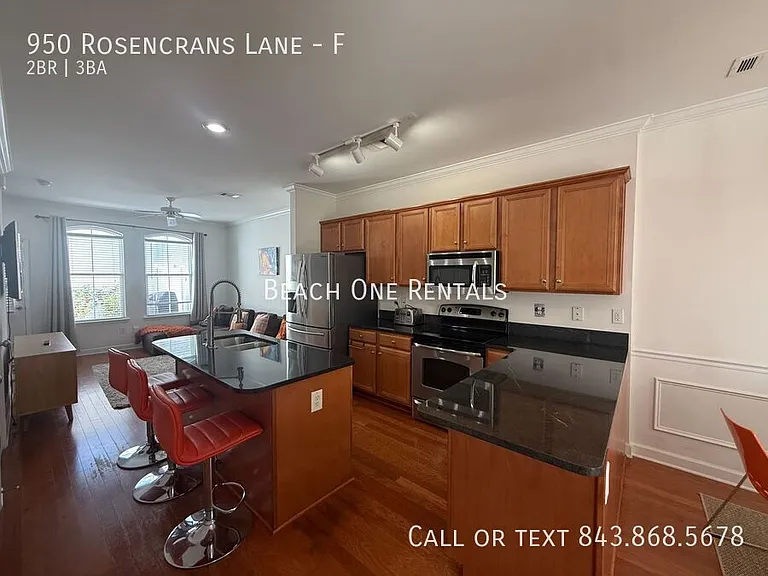 950 Rosencrans Ln #F — Photo 3