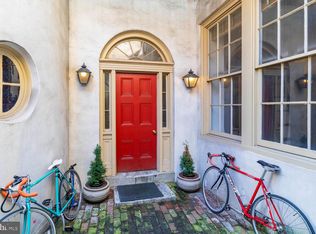 239 Race St APT A, Philadelphia, PA 19106