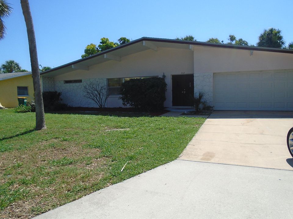 1st image of 207 Rose Dr #0