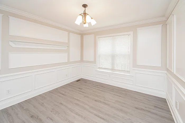 3 bed, 2.0 bath, 1800 sqft, $2,045 — Photo 4