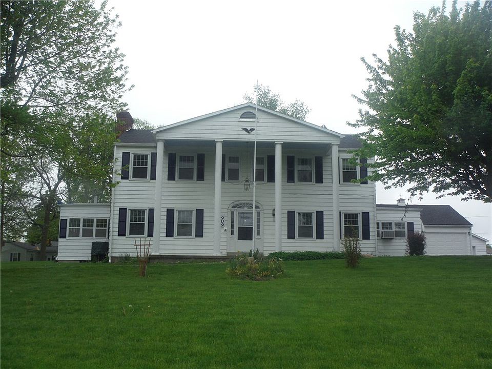 1st image of 909 E Hillside Dr N